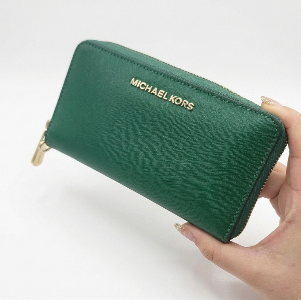 Michael Kors Jet Set Multifunction Leather Phone Case Wallet